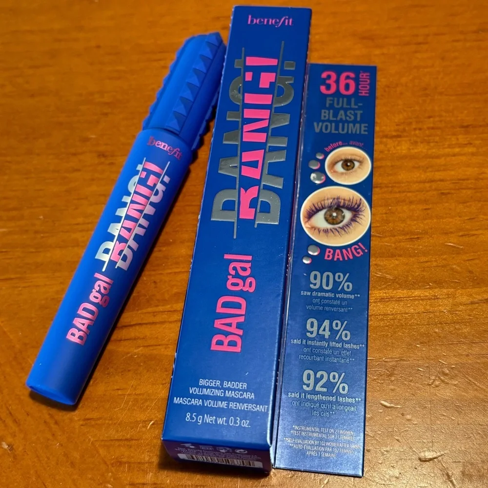 Benefit Bad Gal Bang Brightening Blue Mascara - Picture 2 of 16